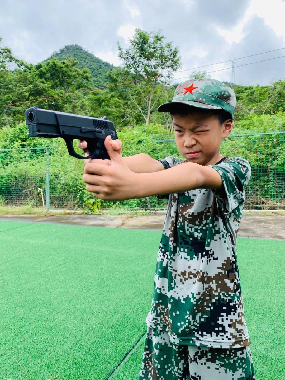 手枪障碍射击95步枪精准射击小枪王们今天嗨翻了