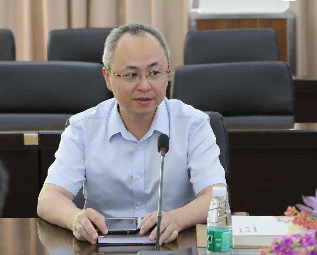 市教育局叶淦奎局长莅临我校调研
