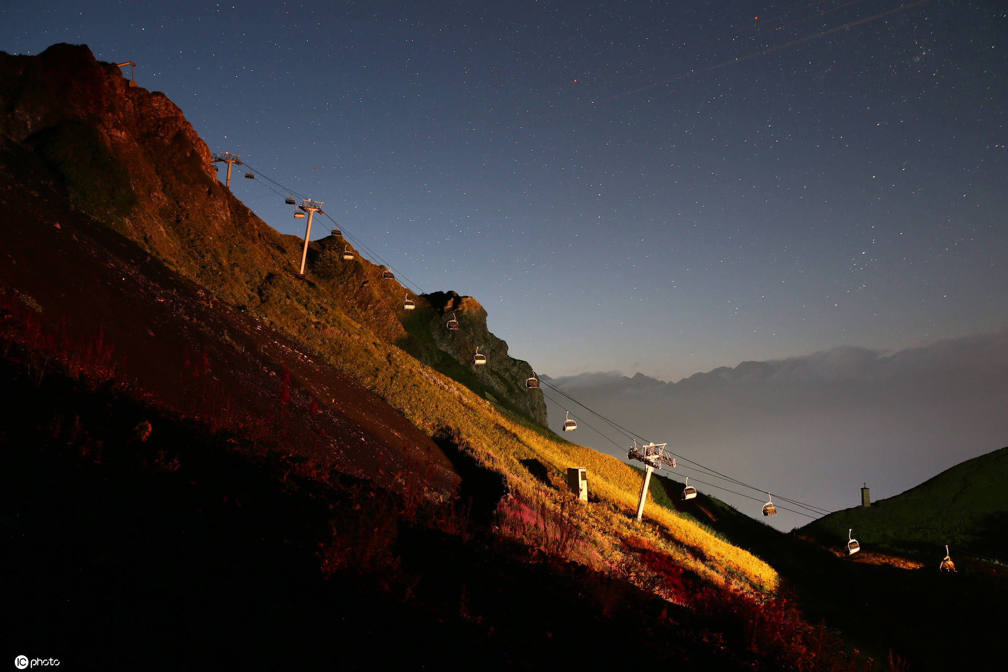 美景如画!俄罗斯索契夜晚银河璀璨