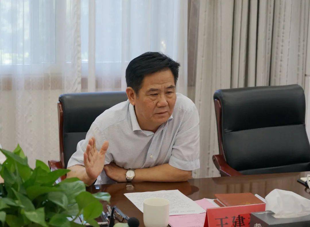 王建社赴江北区余姚市检查验收七五普法工作