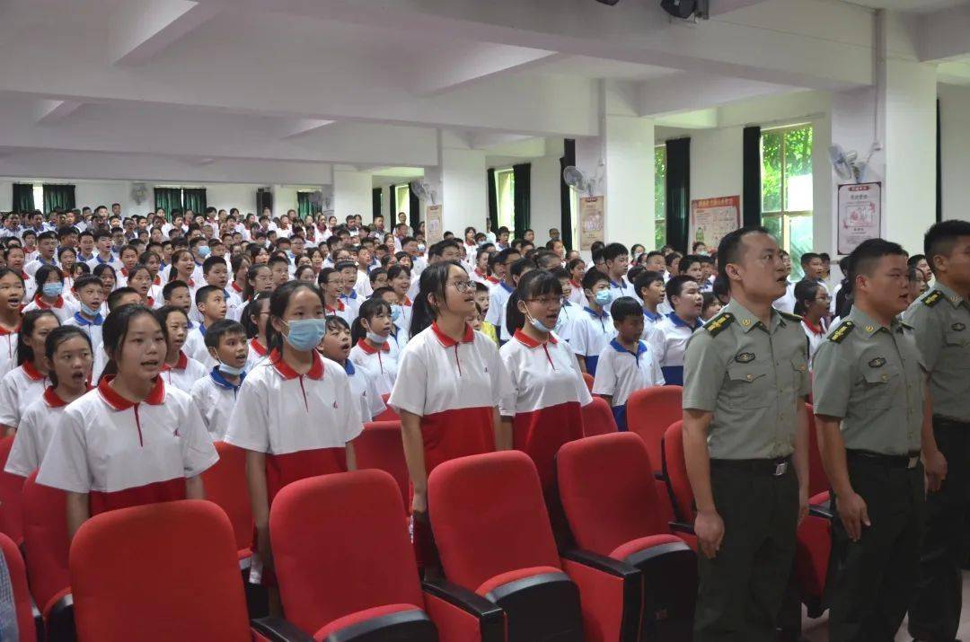 韶关市一中实验学校2020级新生入学教育训练营开营了!