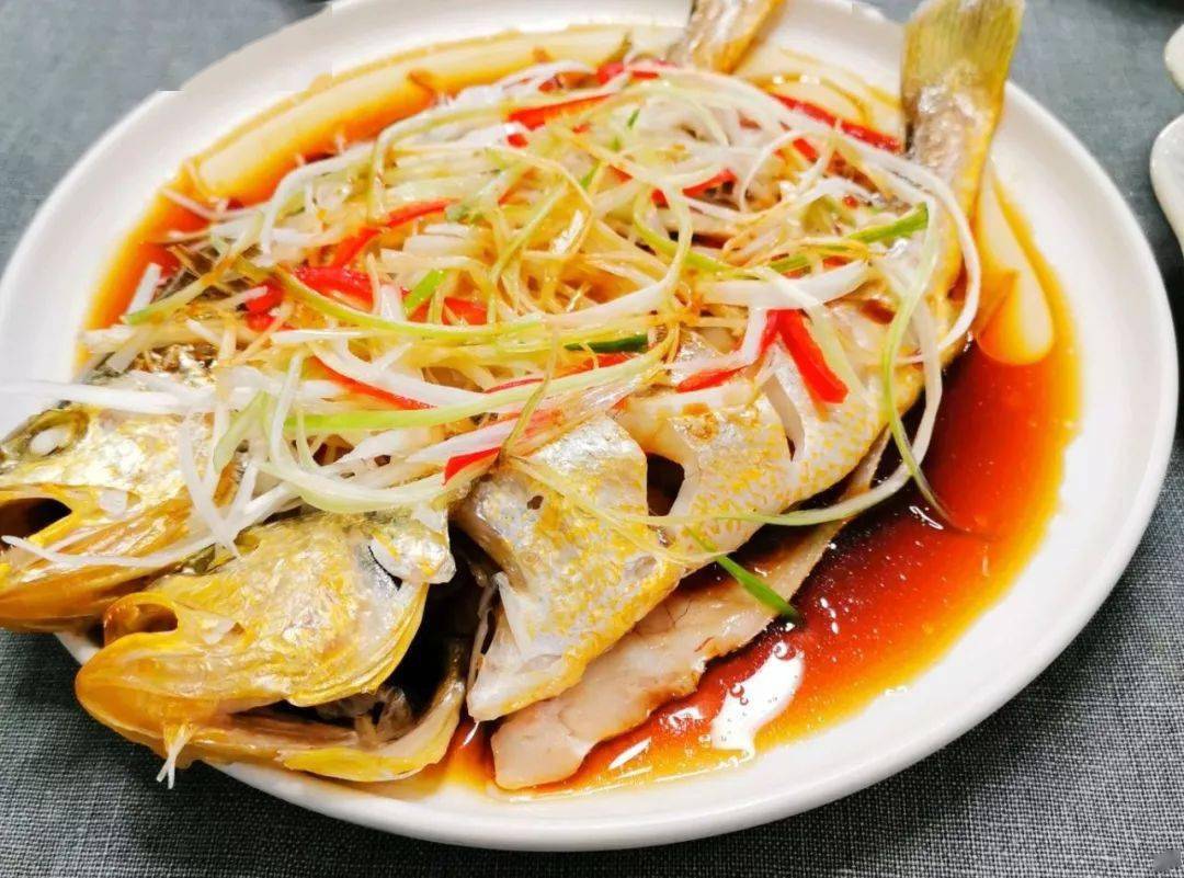 简单又上档次的葱油黄鱼的做法肉质鲜美刺少营养丰富适合全家老少