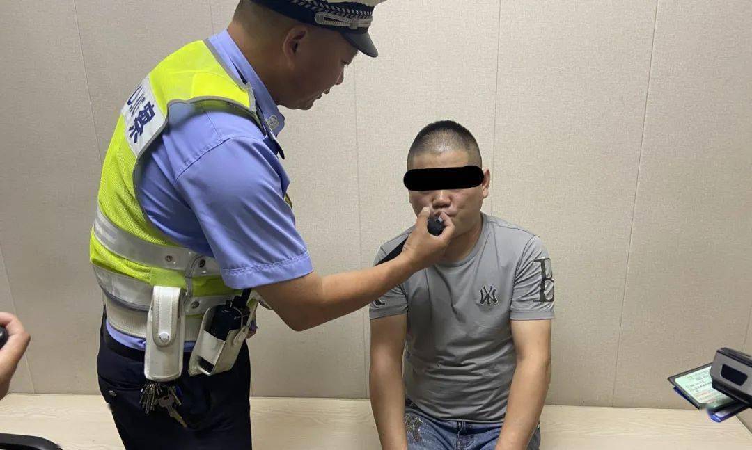 酒後叫代駕半路又將其趕下車這位開寶馬的男司機你在想什麼