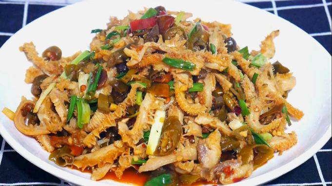 爱吃牛肚的要收藏了牛肚这做法酸辣脆爽牛肚不腥臊吃着过瘾