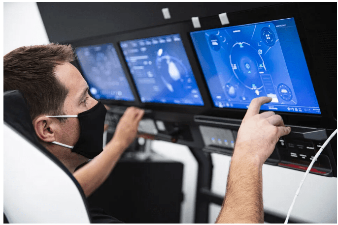 视野载人龙飞船第二次飞行任务确认搭乘四名航天员