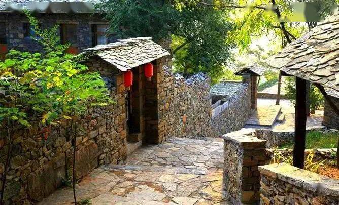 喜讯翼云石头部落朴石民宿被评为十佳民宿