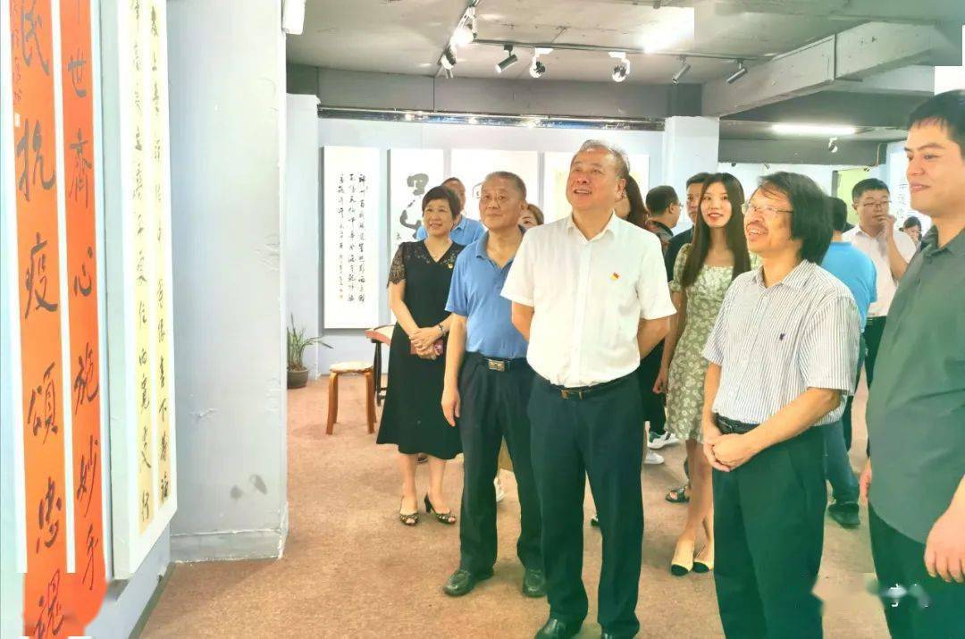 会会长林鸿,宁德市政协原副主席魏福根出席开幕式并共同为展览启幕