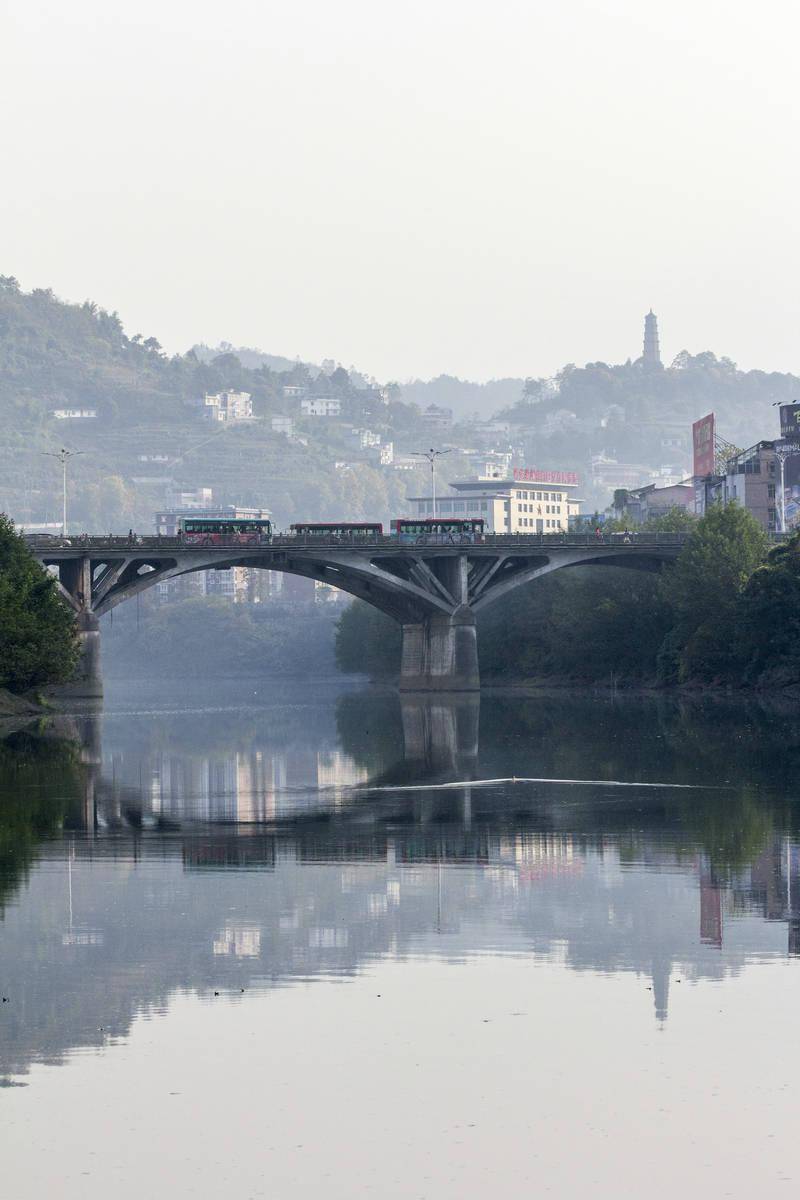 庆祝恩施建州37周年永恒的老城瞬间
