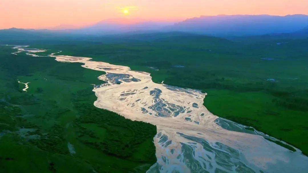 内蒙古河流湖泊图片