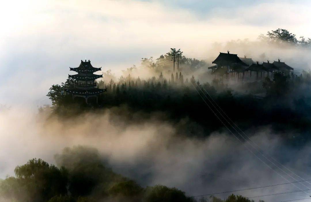 家在子長丨艾可軍:雨後龍虎山的光與影,美!