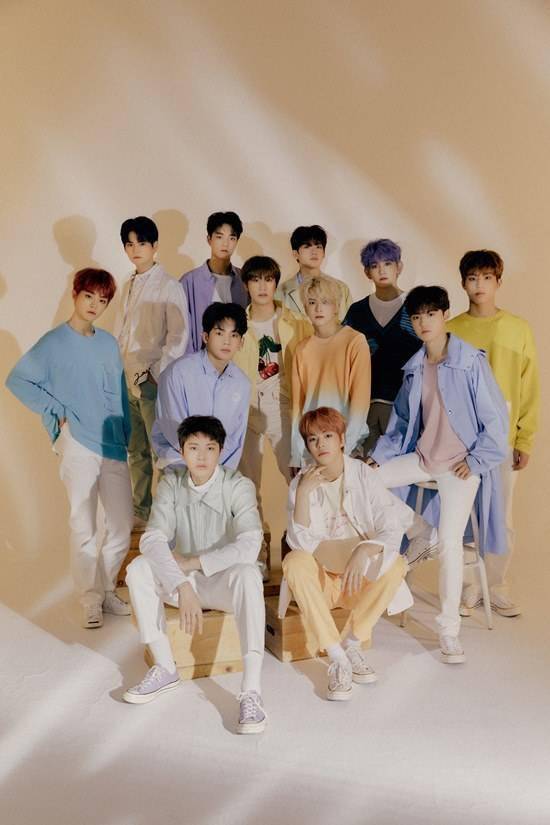 [星闻]新人男团treasure专辑销量瞩目!"一周销量破16万张"