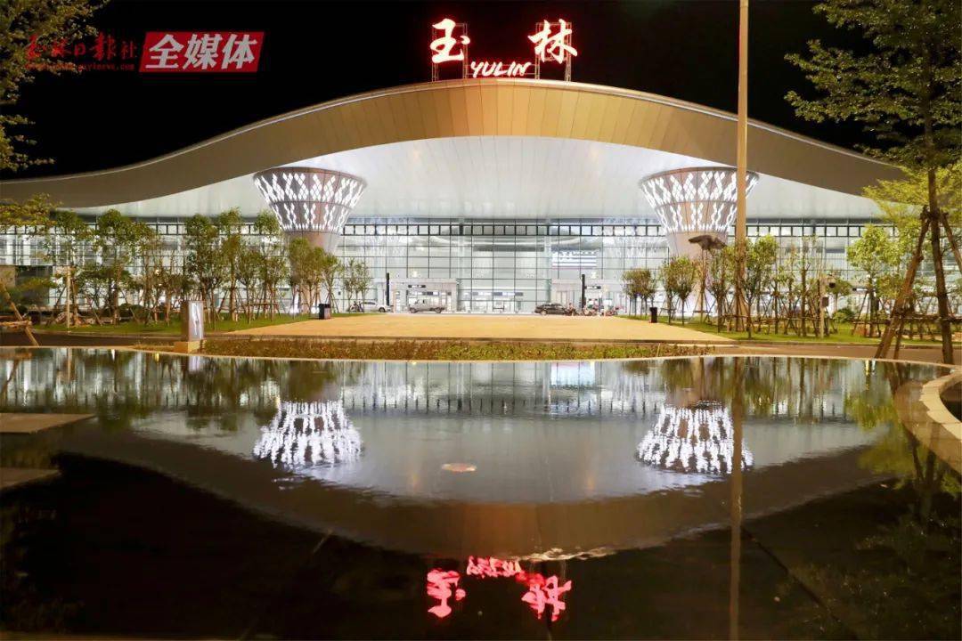 炫目夺彩记者在玉林福绵机场遇见美丽夜景8月18日晚