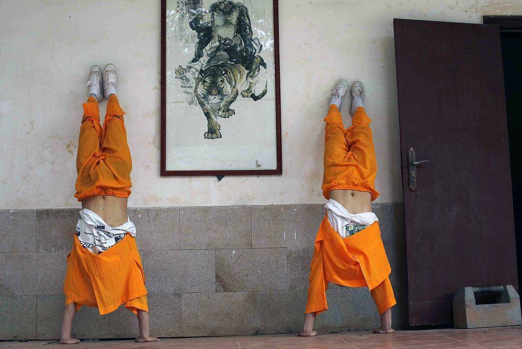 贵州深山兄弟泉州少林习武 苦练5年成功夫小子今成都市高薪族