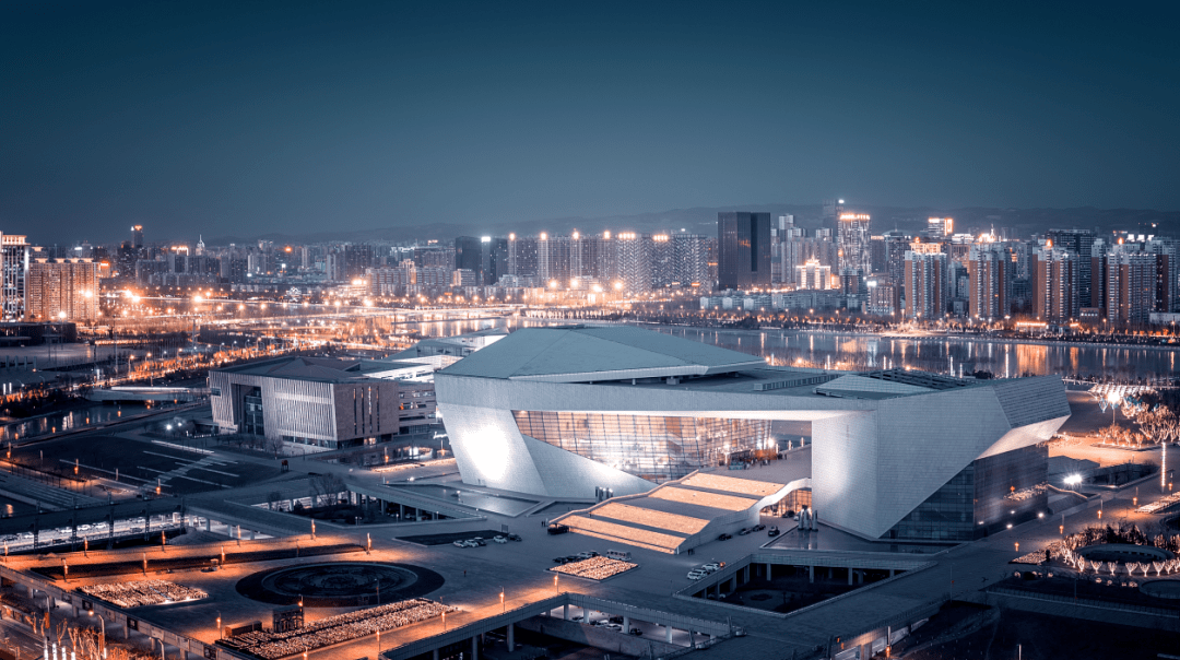 一城双钜著城市向心力