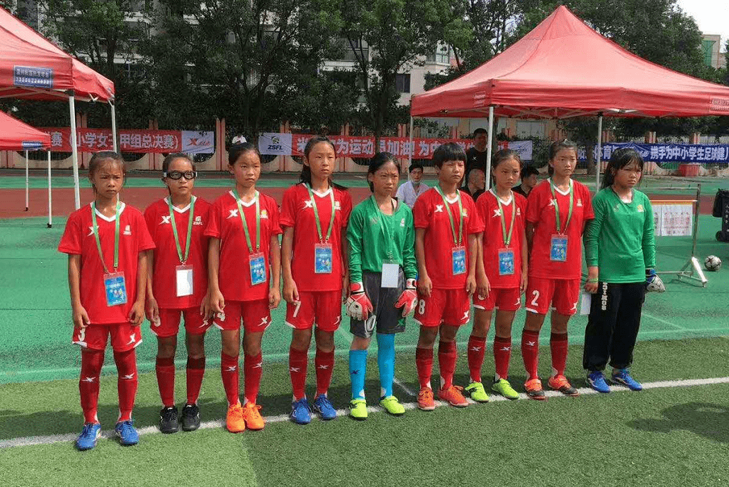 热烈祝贺肖东二小女甲连续第二年晋级省校园足球总决赛的决赛!