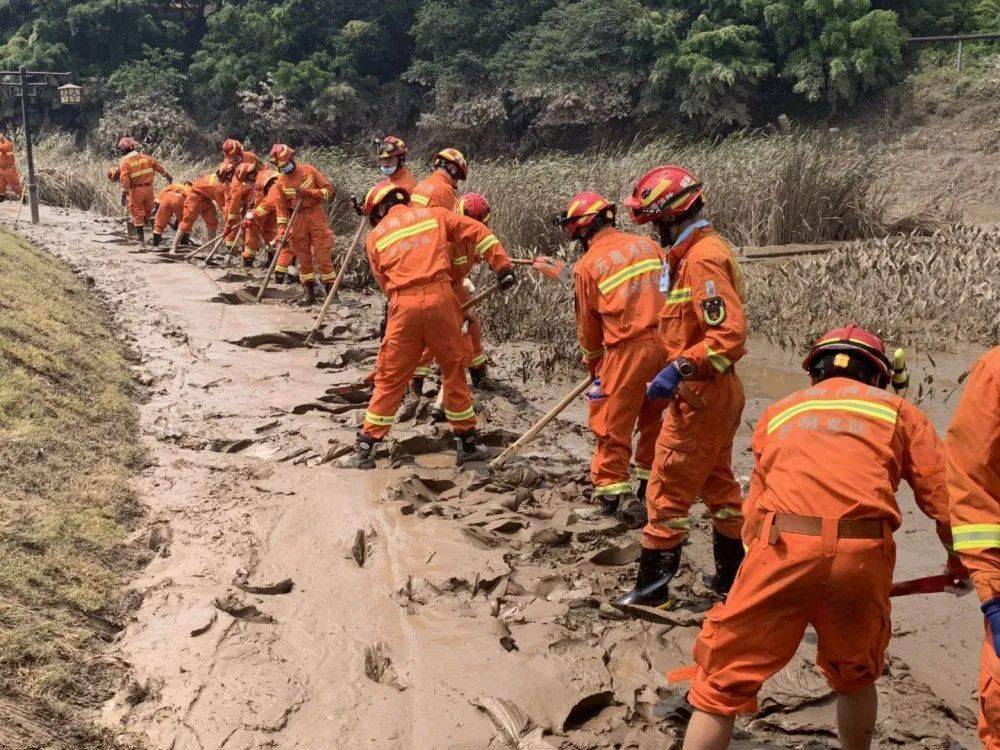 增援四川抗洪抢险系列报道二抗洪抢险救援力量多点作战除淤排险竭力