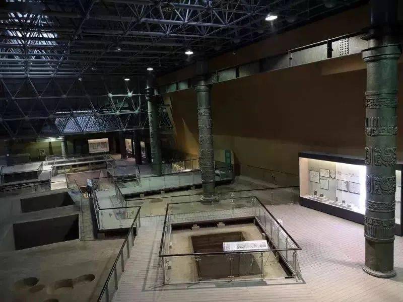 倘若有些许雅兴,相约二三好友,15::00-17:00▲高青县美术馆美术馆的停