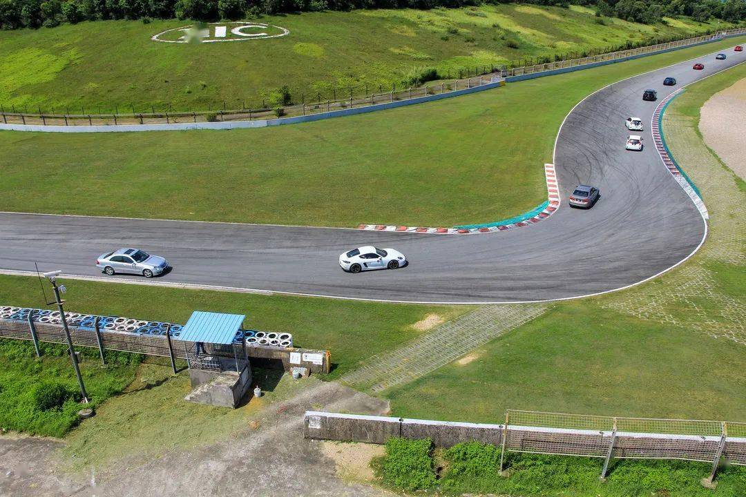 极速满funzic赛道体验之旅盛夏绽放