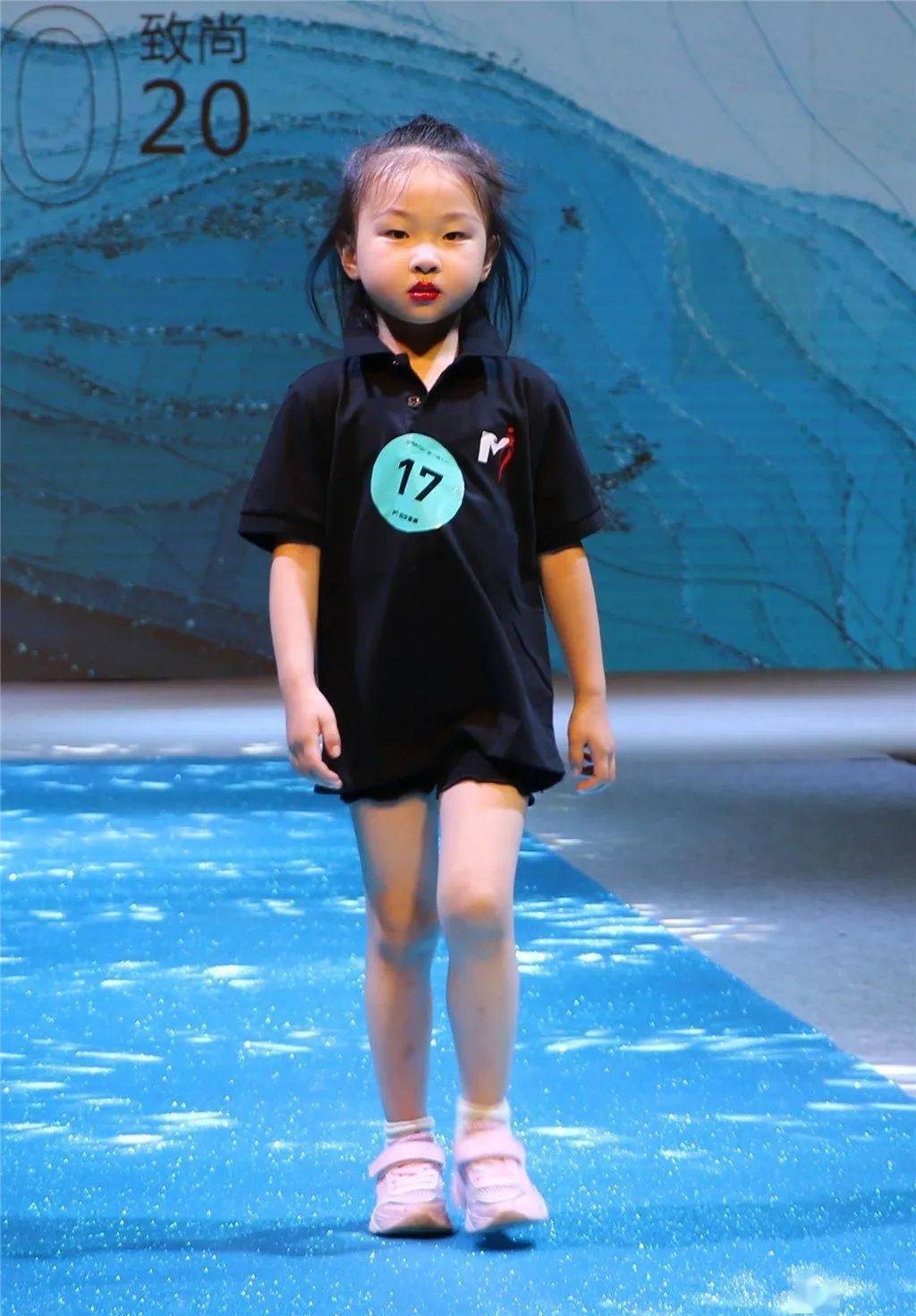 场面一度"失控"_童模