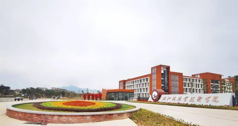 奥利给这就是我想要的大学