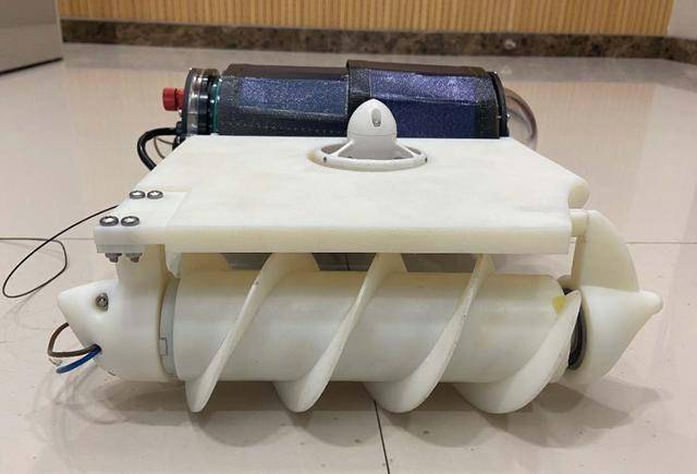 海洋大学作品名称:具有内嵌摄像头柔性机械手的海参捕捞机器人参赛