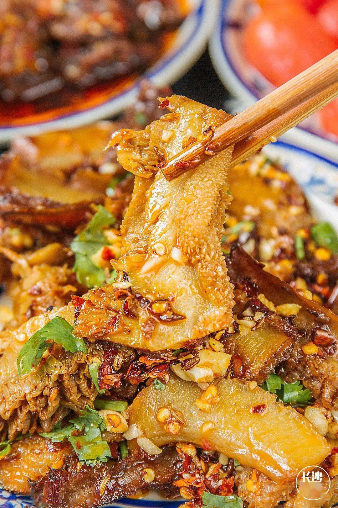 今年最浪漫的七夕情人节,尽在桃花居酒馆!快来领取你的专属桃花运