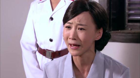 再爱我一次:金玉兰以为辉哥是来保她的,没想到给她泼了一盆冷水