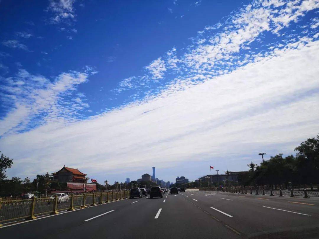 雨过天晴,北京绝美蓝天又"刷屏"了!
