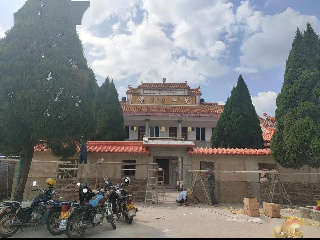 组成的蓬岛村百姓书屋,目前藏书九千册左右,获评南安市三星级百姓书屋
