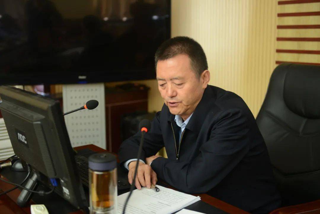 8月26日,海北州税务局党委委员,副局长辛秉荣深入联点单位海晏县税务