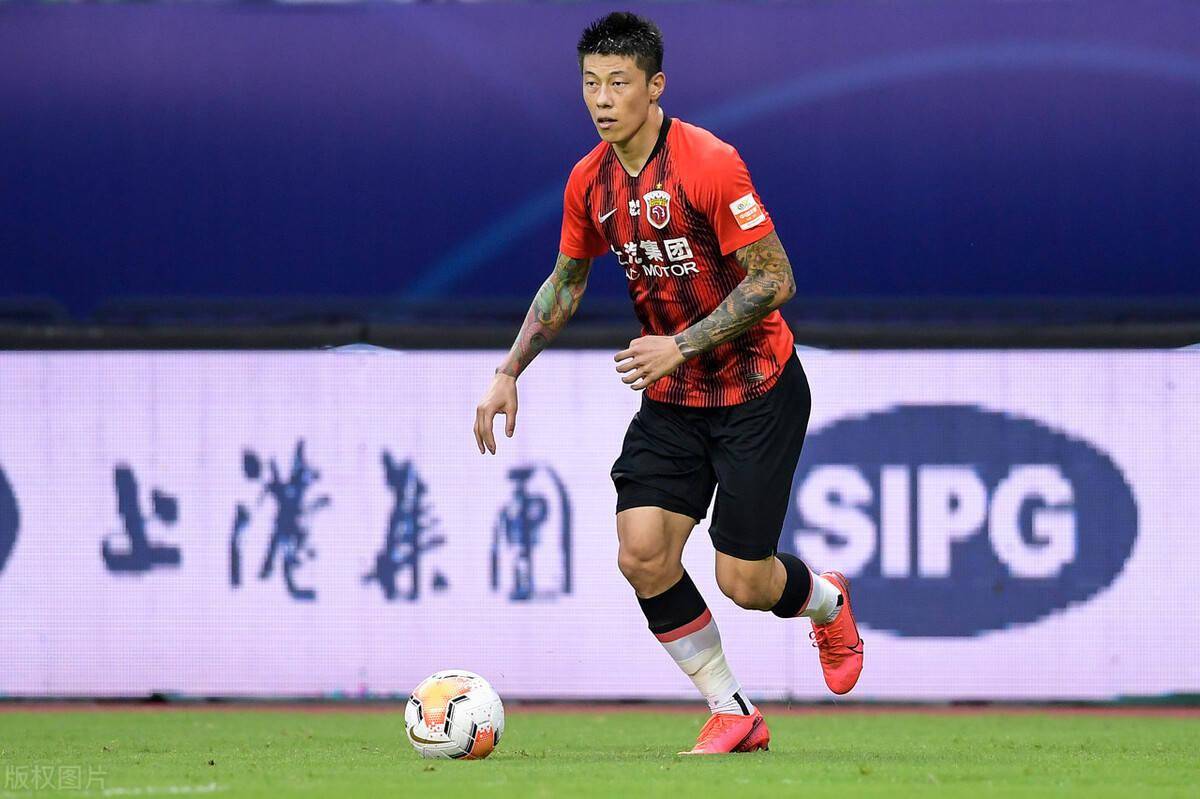 于睿完成上港首秀他说又回到顶级联赛需要继续努力