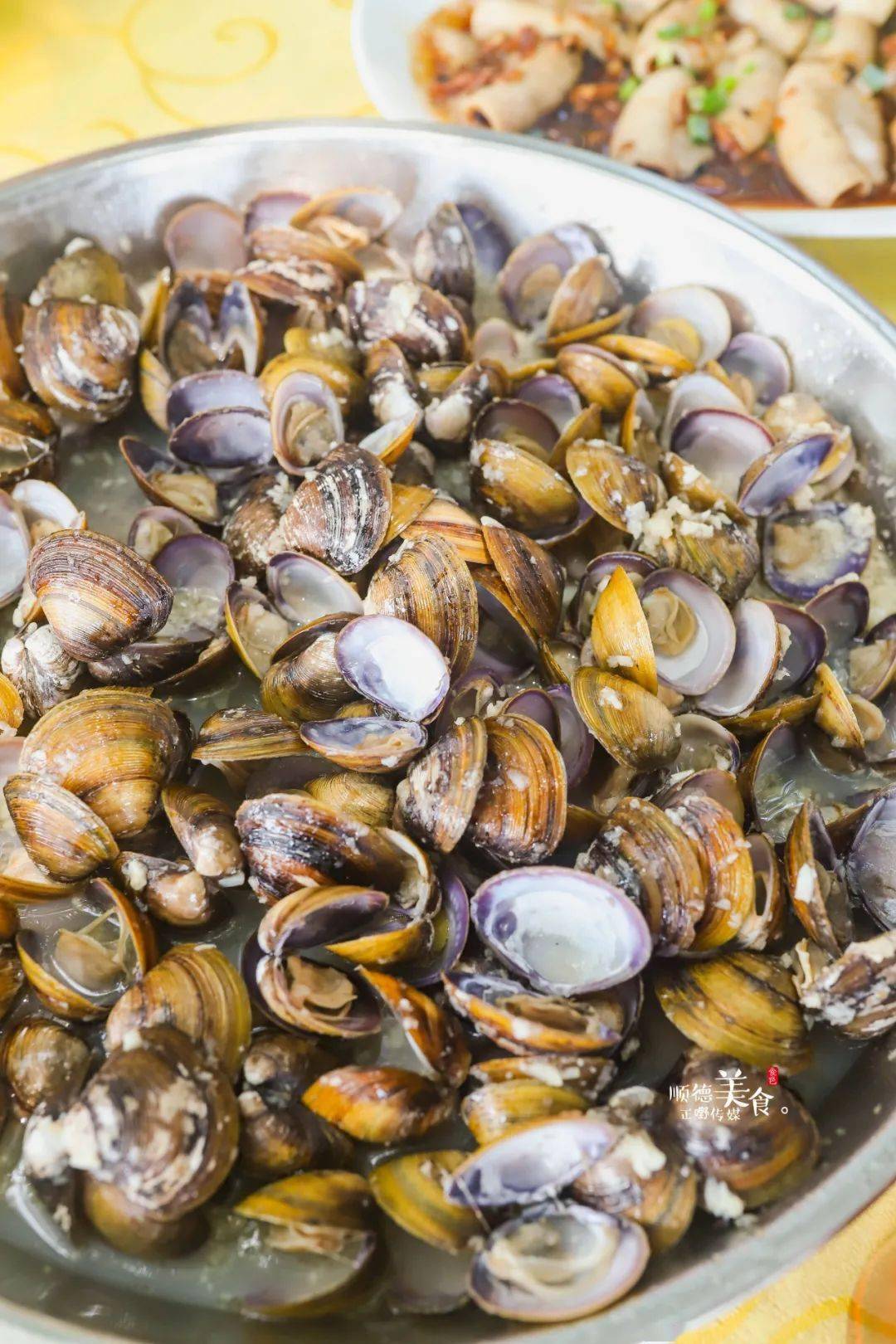 但肉质也算鲜嫩清甜,伴着蒜粒入口更为惹味;另外,本店还有豉汁炒蚬