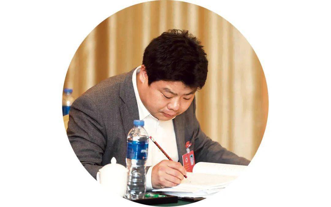 朱起明朱起明 173cm×89cm朱起明 33cm×135cm刘占甫刘占甫 103cm×67