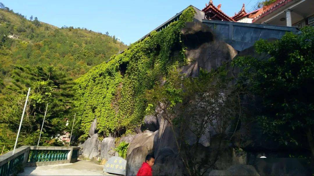 (白石巖景區)滿天燦爛的山河久違的蟲鳴鳥叫會聞到沁人心脾的花香當心