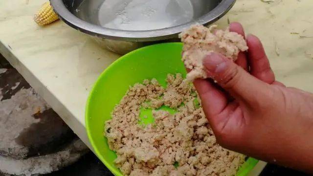 几毛钱一斤的豆渣这样加工一下秒变鲢鳙饵