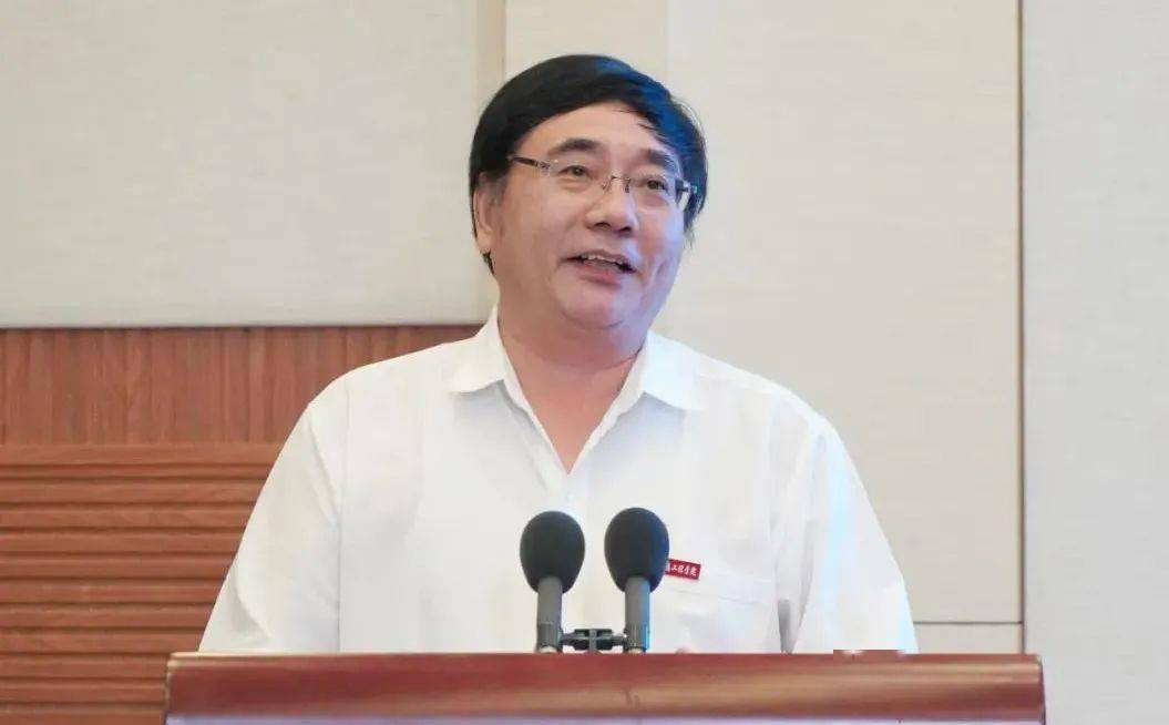 8月28日,中共福建省委党校林建教授为我校教职员工