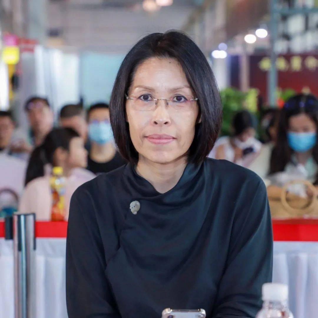 老师,南京农业大学教授朱世桂老师, 上海市茶叶学会理事郭勤老师组成