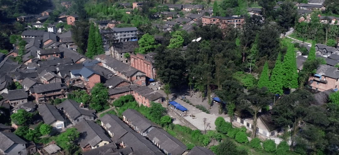 换个角度看嘉阳俯瞰嘉阳小镇村庄尽收眼底的温情地方