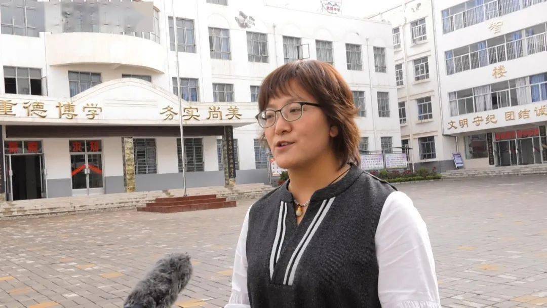 漳县武阳中学教师 王茜记者在漳县各所学校校园内看到,校园干净整洁