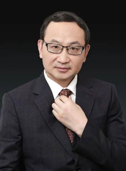 主持人:北京大学人民医院朱继业教授,四川大学华西医院曾勇教授大咖