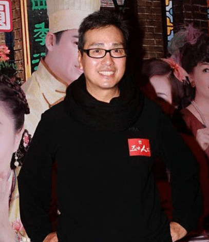 他两次饰演贾宝玉,与刘晓庆苦恋5年,如今67岁却以淡出娱乐圈!_伍卫国