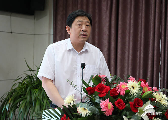 袁志勇代表平原县委,县政府向参加活动的嘉宾表示热烈欢迎和诚挚谢意!