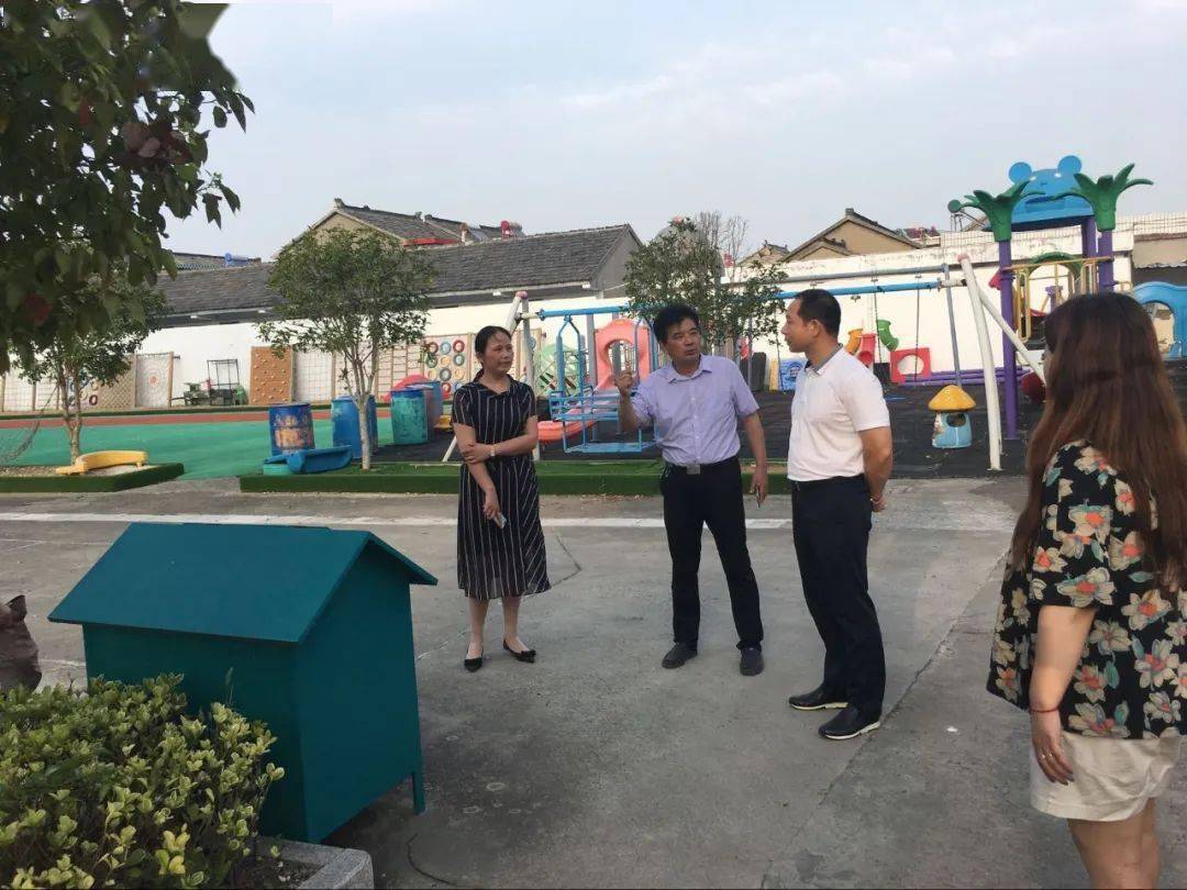 界首镇党委书记张中斌检查学校开学工作