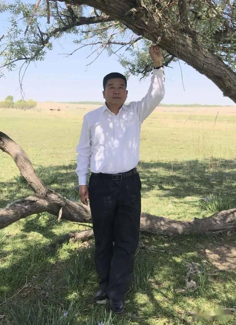 卢征先生简介卢征,网名秋水长天,河南郸城县人,55岁.