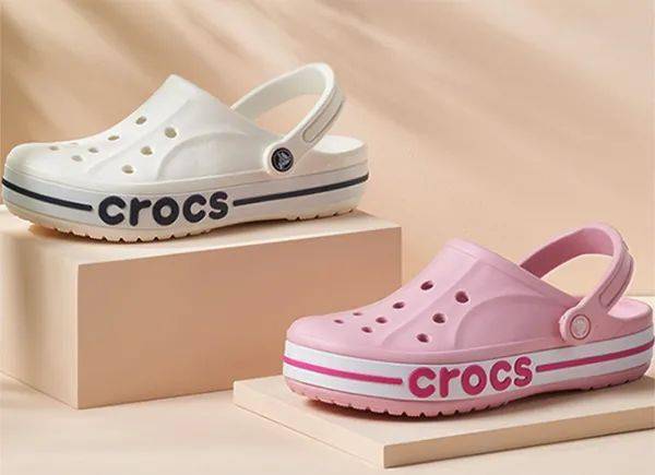 总被嫌弃“丑”的Crocs，如何做中国人的生意？_杨幂