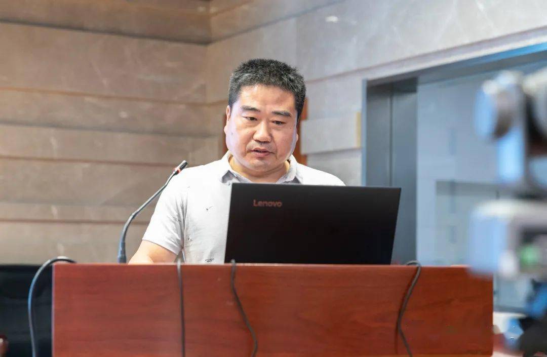 胸心泌尿外科主任 李百明授课开始,王彦文教授和李明军副教授分别对