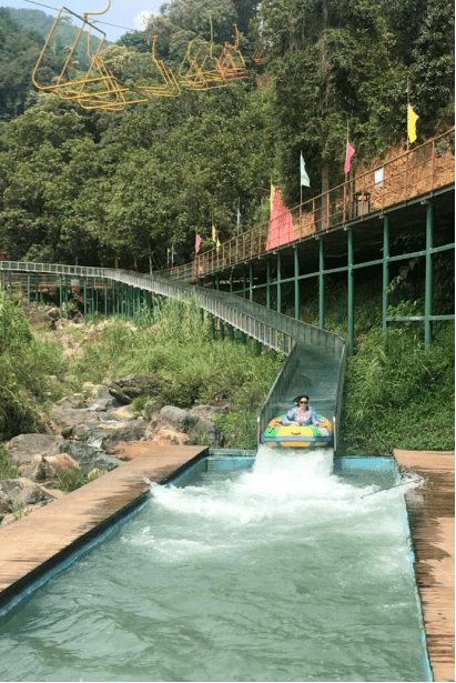 凤翔峡千泉竞秀万绿澄心