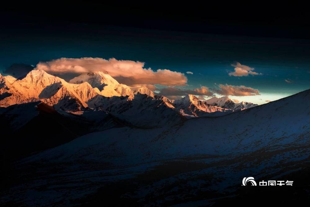 一组图领略四川巴朗山的热情与冷峻