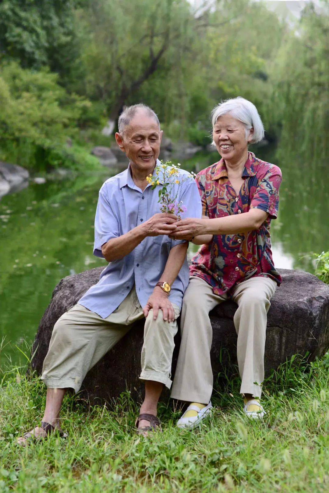 老夫妻的合影照图片