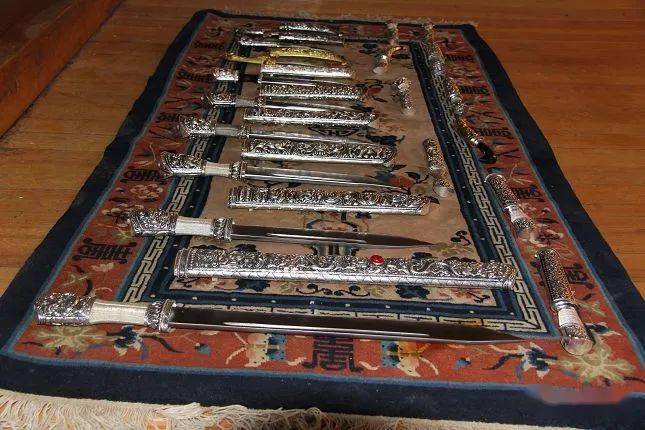 小中甸卡萨藏刀制作匠人省级非遗传承人廖金明